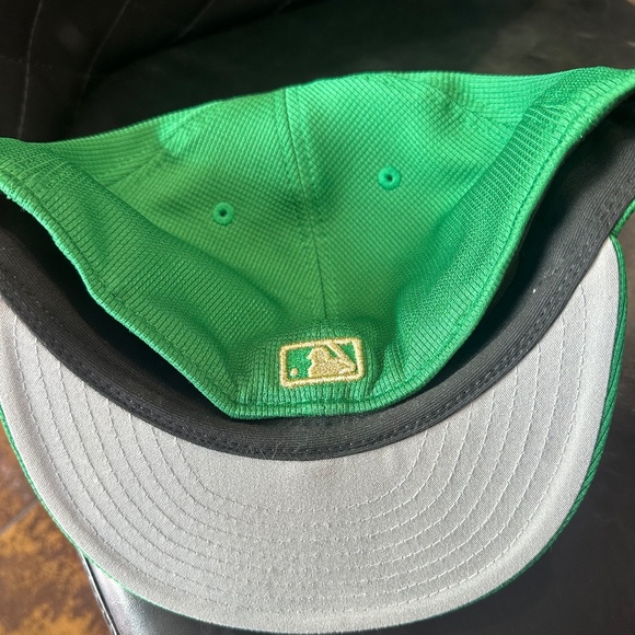 New Era Green and White St Patrick's Day Baltimore Orioles Cap (Size 7 3/4) - Picture 2 of 2